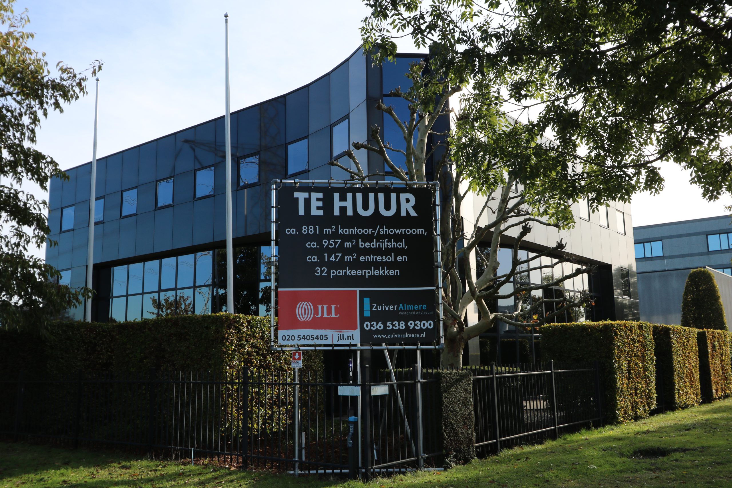 Max Europe huurt ca. 1.985 m2 kantoor-/bedrijfsruimte aan de Antennestraat 45